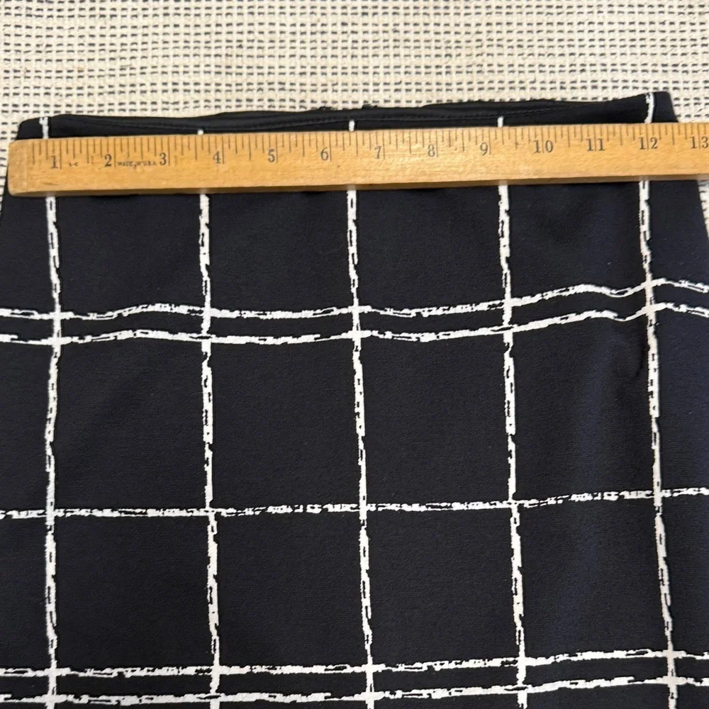 🔥🔥5/$25! Express Black and White Windowpane Print Knit Pencil Skirt